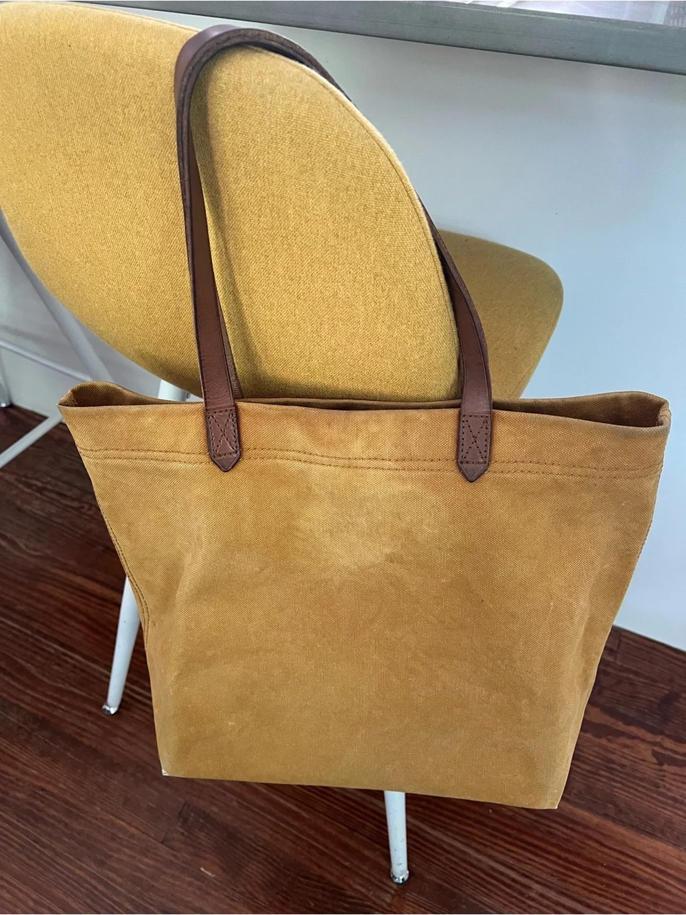 Madewell Yello Solid Tote Brown Leather Double Handles Zip Closure Inner Pockets